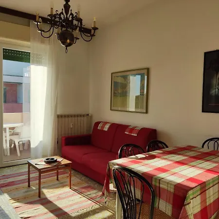 Apartament San Damiano 15 *